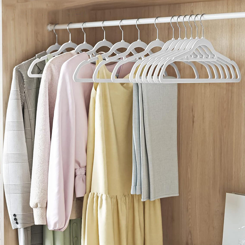 50 x Non-Slip White Velvet Hangers