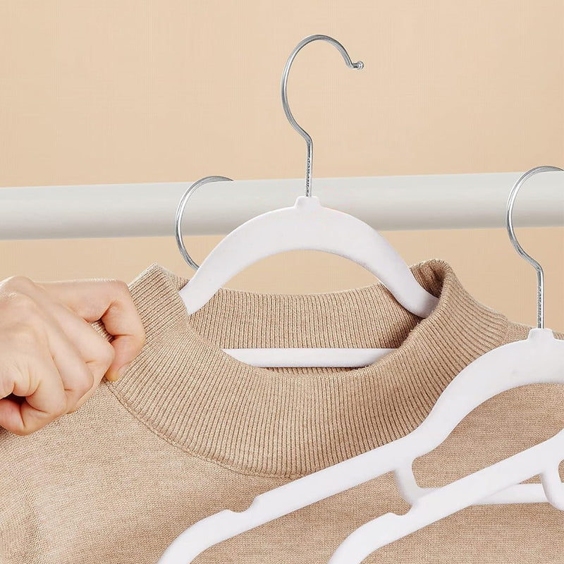 50 x Non-Slip White Velvet Hangers