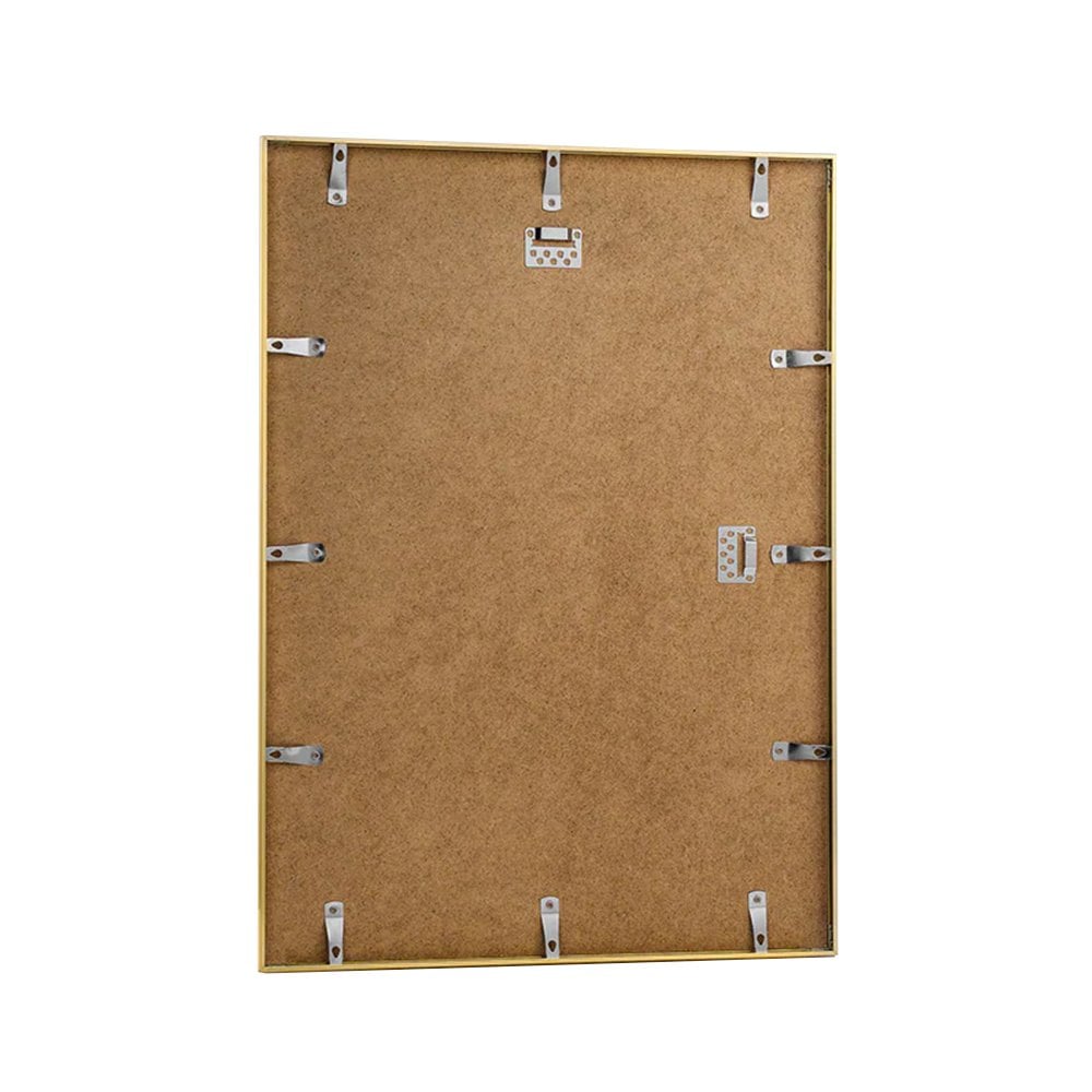 High-quality gold photo frames in a pack of 6, perfect for home decoration or commercial use.
