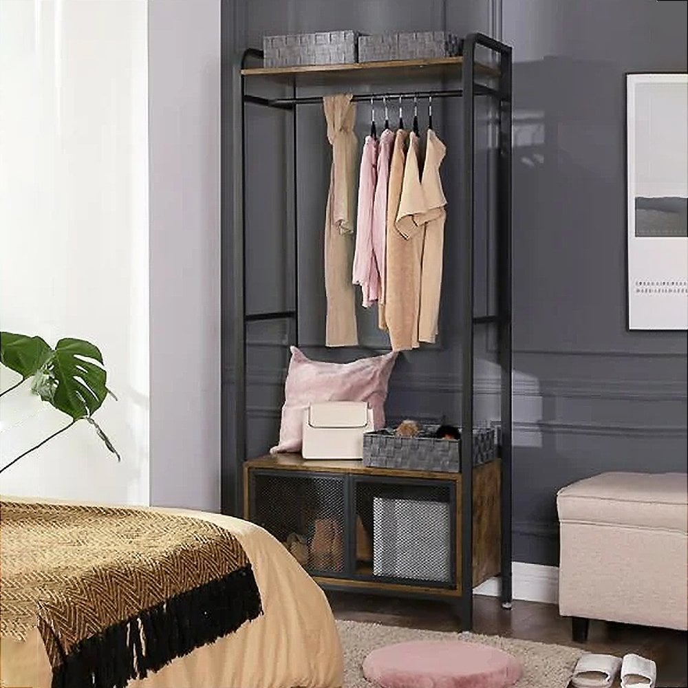Retro Style Open Wardrobe with The Urban Mill