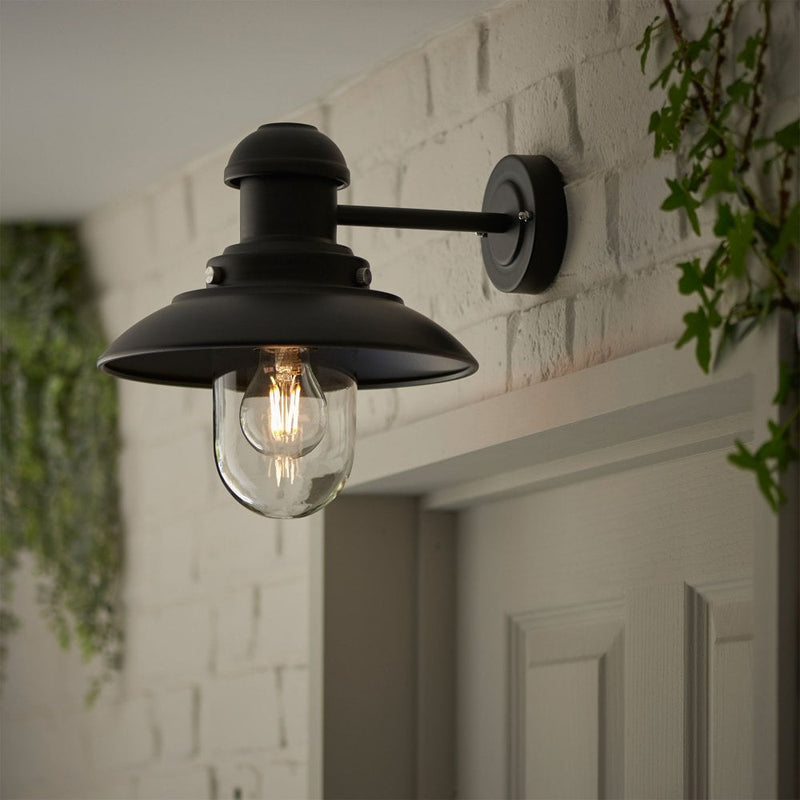 Traditional Outdoor Wall Light - Black