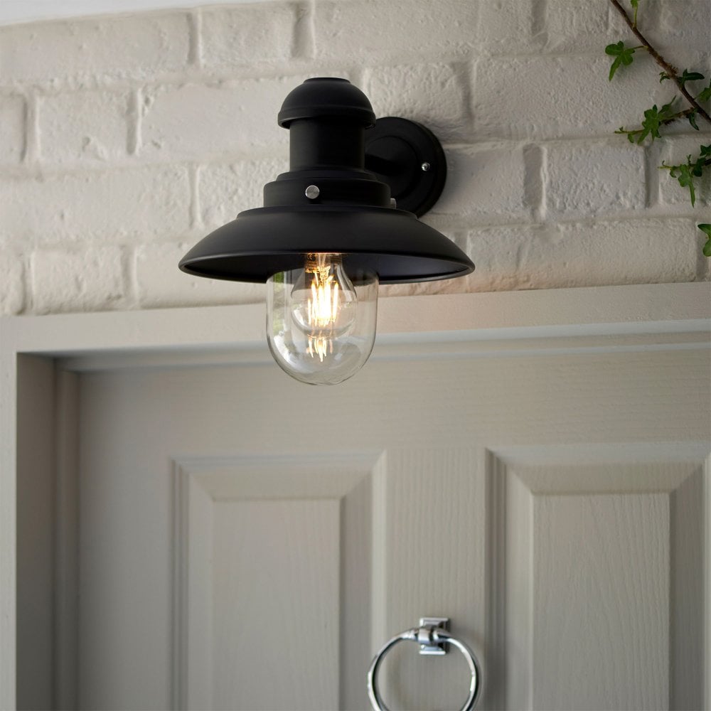 Traditional Outdoor Wall Light - Black